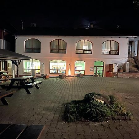 Ústí nad Labem Restaurace A Penzion U Svate Barbory מראה חיצוני תמונה